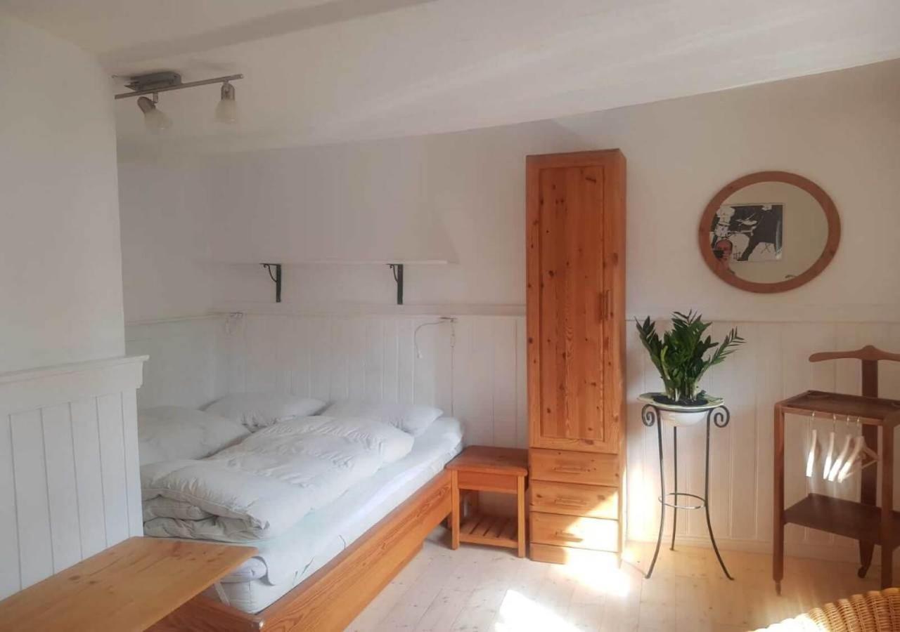 Aeltestes Haus In Quentel - Ferienwohnung 1 Mit Kleinem Garten Lichtenau Exteriér fotografie
