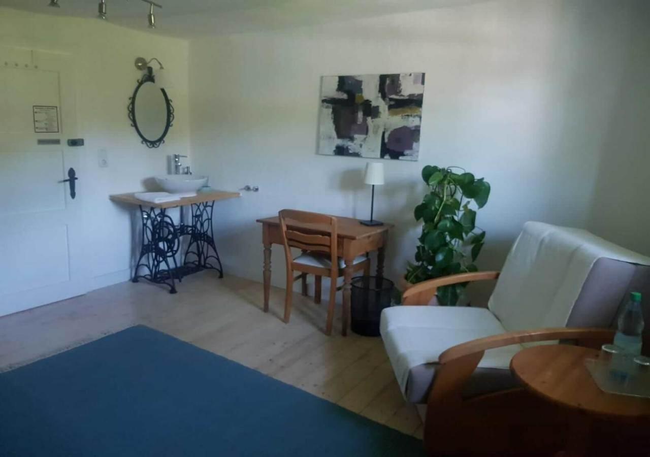 Aeltestes Haus In Quentel - Ferienwohnung 1 Mit Kleinem Garten Lichtenau Exteriér fotografie